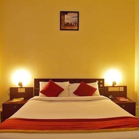 Maya International Hotel Mangalor Kültér fotó