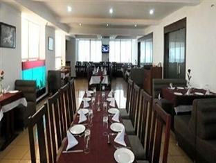 Maya International Hotel Mangalor Kültér fotó